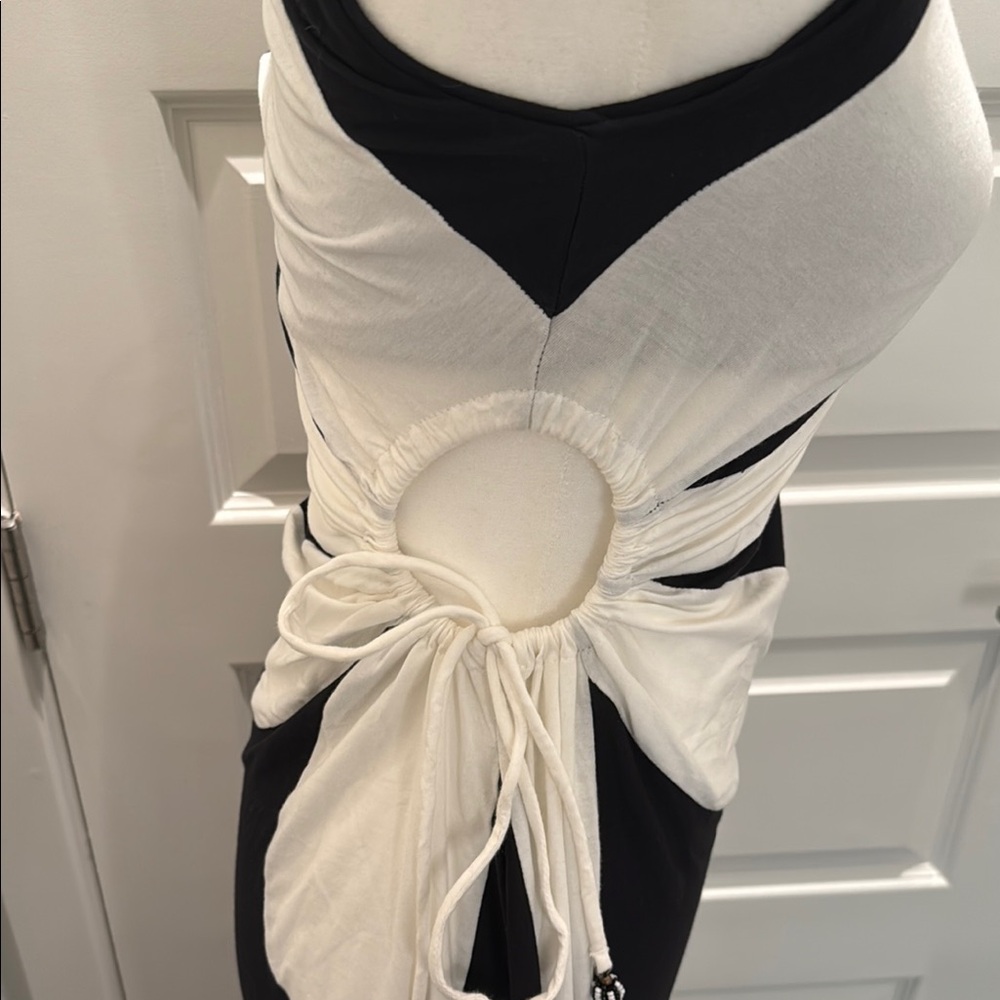 SOLD - FARM Rio One Shoulder Elegant Black and White Floral Dress Size S - Picture 7 of 10